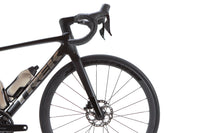 Trek Madone SL 6 Gen 8 Shimano 105 Di2 Disc Road Bike 2025, Size Small