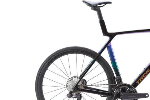 Trek Madone SL 7 Gen 8 Shimano Ultegra Di2 Disc Road Bike 2025, Size Large