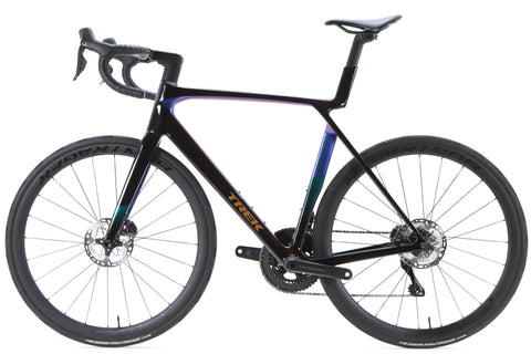 Trek Madone SL 7 Gen 8 Shimano Ultegra Di2 Disc Road Bike 2025, Size Large