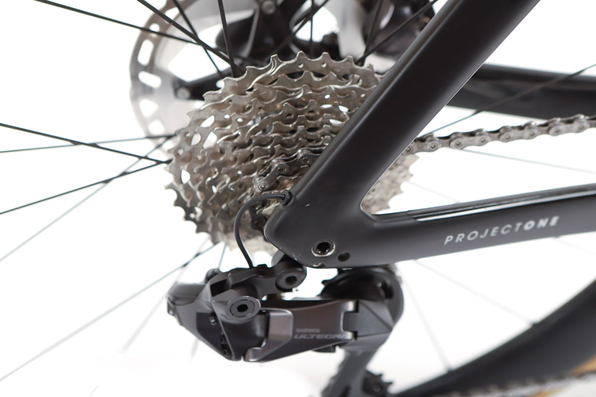 Trek Madone SLR 7 Gen 7 Shimano Ultegra Di2 Disc Road Bike 2023, Size 58cm