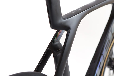 Trek Madone SLR 7 Gen 7 Shimano Ultegra Di2 Disc Road Bike 2023, Size 58cm