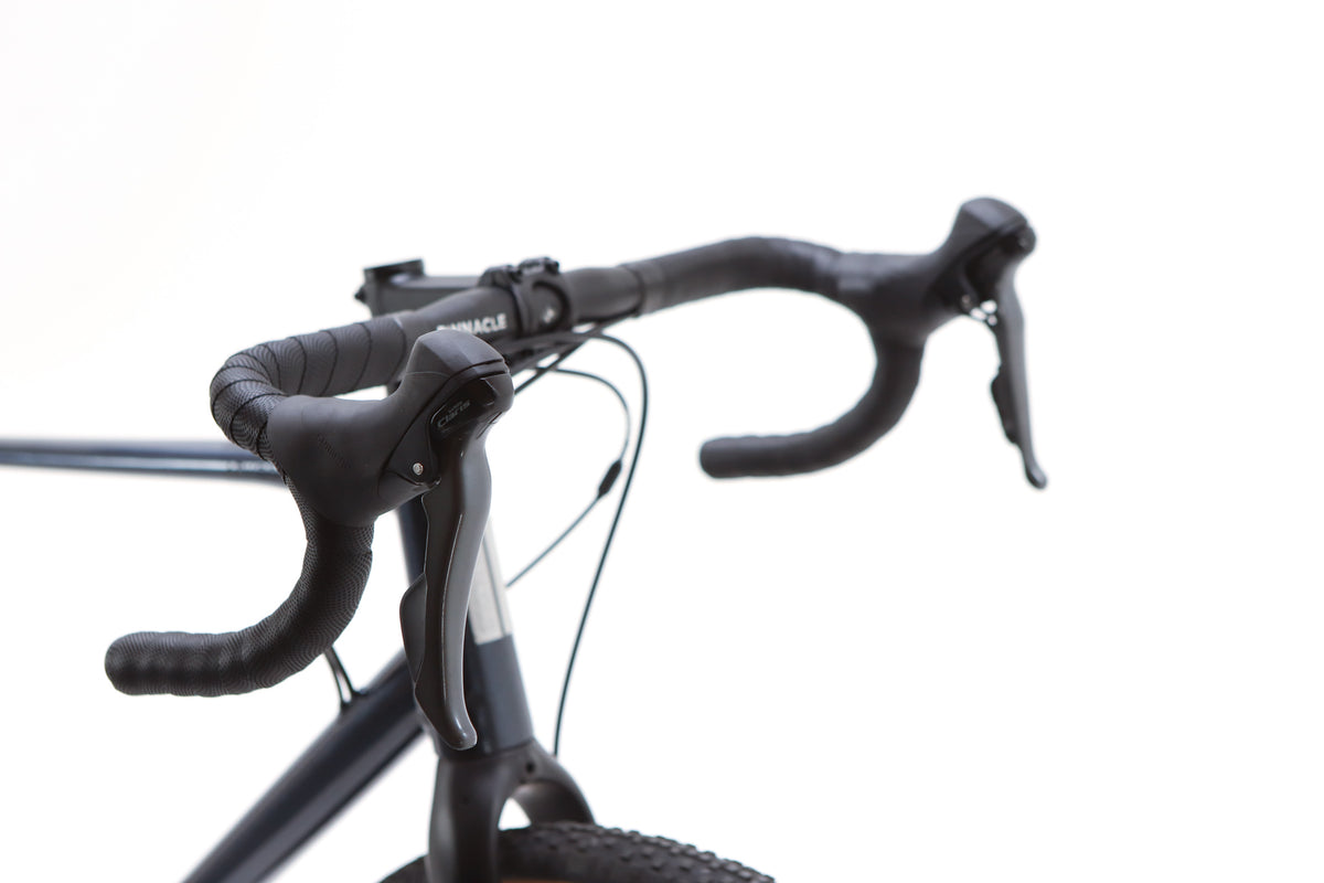 Pinnacle Arkose 1 Shimano Claris Gravel Bike 2022, Size Large