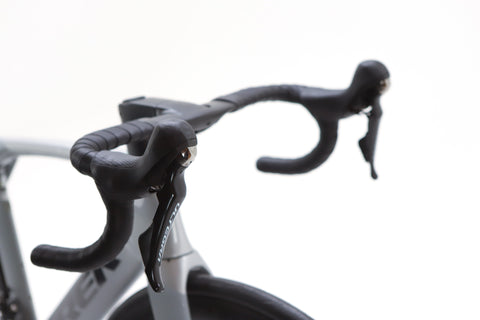 Trek Madone SLR 6 Gen 6 Shimano Ultegra Disc Road Bike 2019, Size 54cm