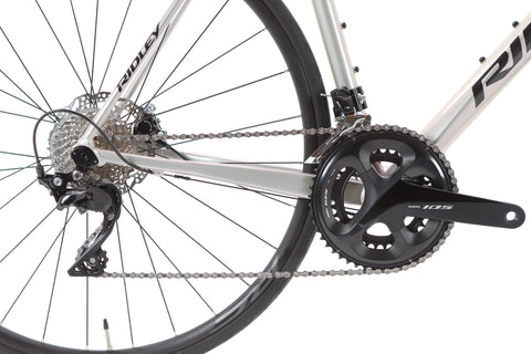 Ridley Fenix SLA Shimano 105 Disc Road Bike 2023, Size Medium