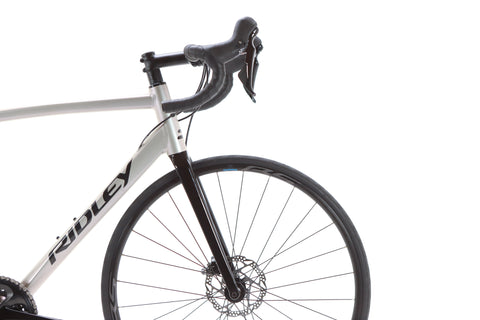 Ridley Fenix SLA Shimano 105 Disc Road Bike 2023, Size Medium