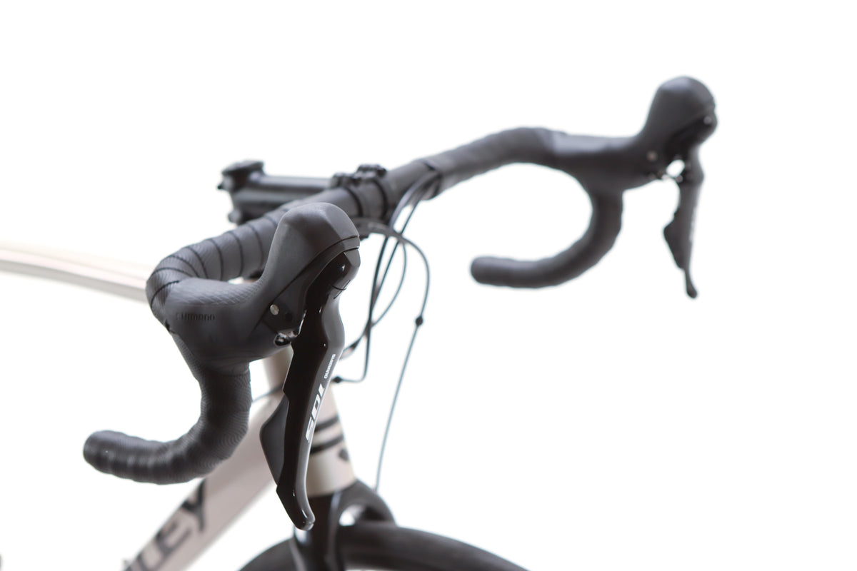 Ridley Fenix SLA Shimano 105 Disc Road Bike 2023, Size Medium