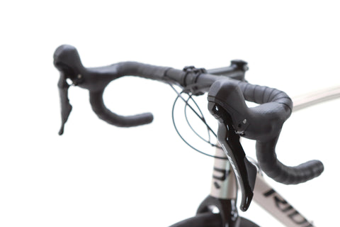 Ridley Fenix SLA Shimano 105 Disc Road Bike 2023, Size Medium
