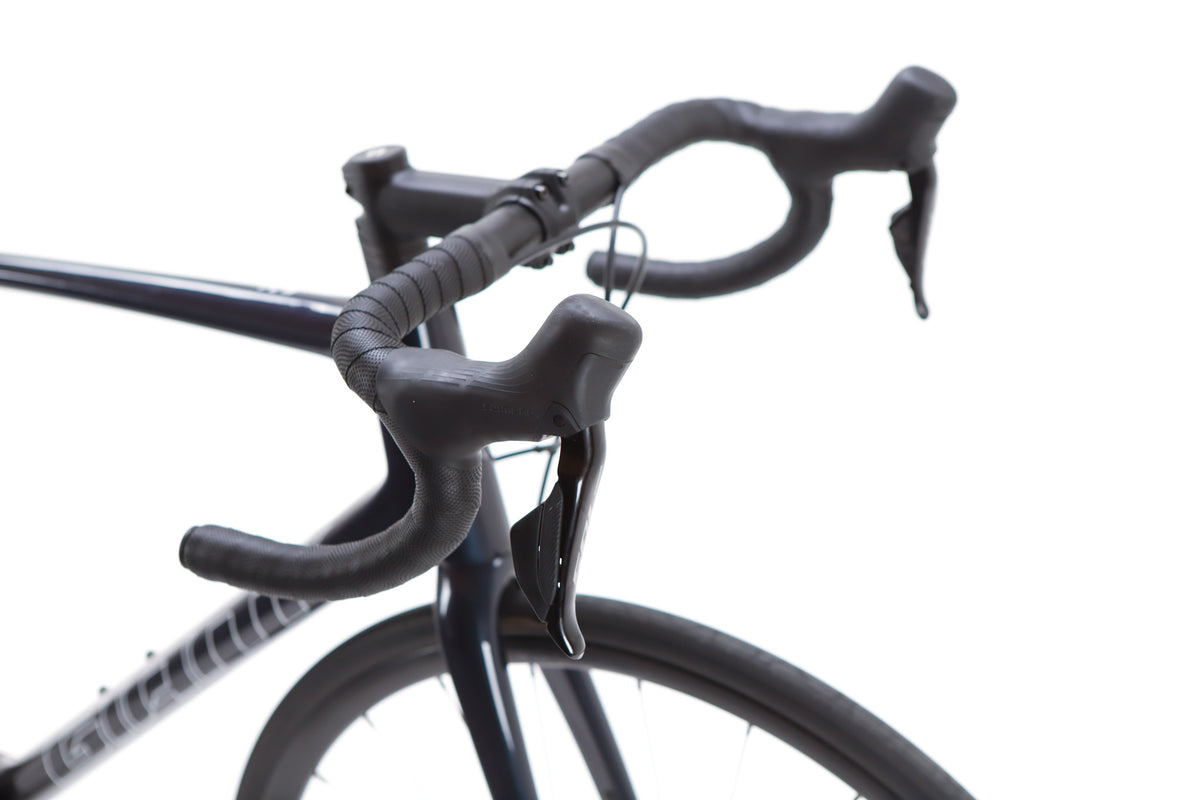 Giant TCR Advanced Shimano 105 Di2 Disc Road Bike 2023, Size M/L