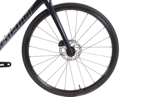 Giant TCR Advanced Shimano 105 Di2 Disc Road Bike 2023, Size M/L