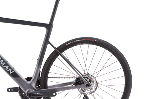 Boardman SLR 8.9 Shimano 105 Disc Road Bike 2023, Size Large