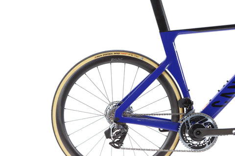 Canyon Aeroad CF SLX Sram Red eTap AXS Disc Road Bike 2023, Size Medium