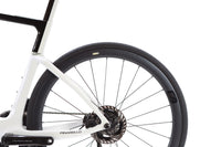 Pinarello F9 Shimano Dura-Ace Di2 Disc Road Bike 2023, Size 54.5cm