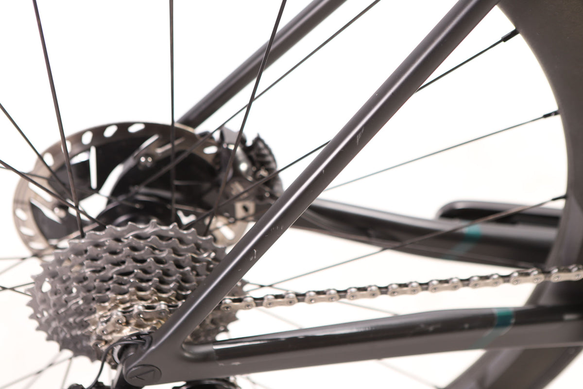 Canyon Ultimate CFR Shimano Dura-Ace Di2 Disc Road Bike 2023, Size Medium