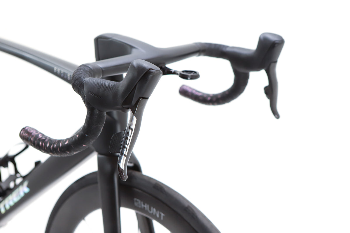 Trek Madone SLR 9 Gen 8 Sram Red eTap AXS Disc Road Bike 2025, Size M/L