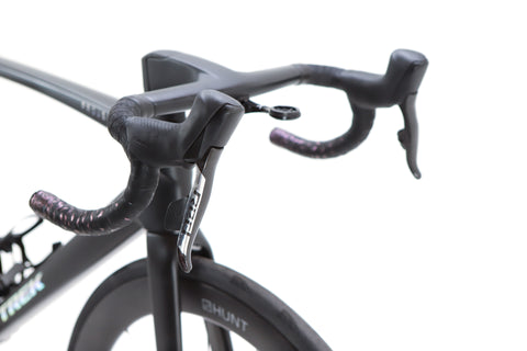 Trek Madone SLR 9 Gen 8 Sram Red eTap AXS Disc Road Bike 2025, Size M/L