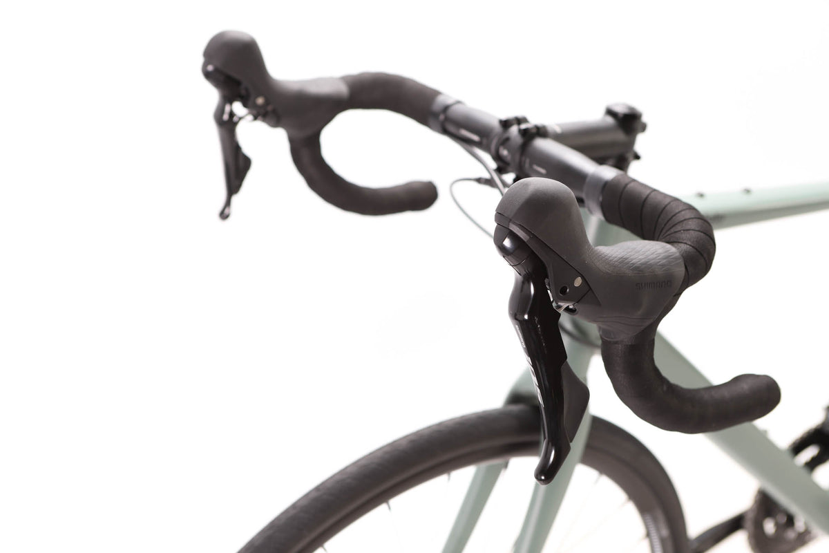 Cannondale Synapse 1 Shimano 105 Disc Road Bike 2023, Size 54cm