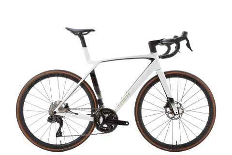 Trek Madone SL 6 Gen 8 Shimano 105 Di2 Disc Road Bike 2025, Size M/L