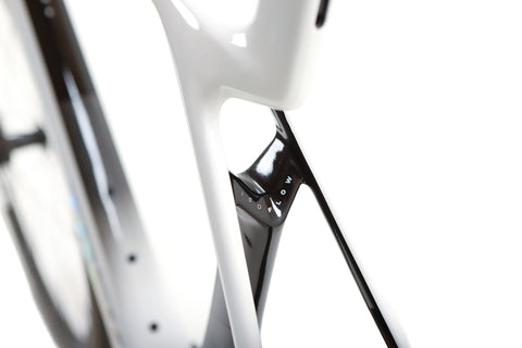 Trek Madone SL 6 Gen 8 Shimano 105 Di2 Disc Road Bike 2025, Size M/L