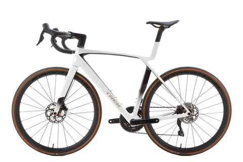 Trek Madone SL 6 Gen 8 Shimano 105 Di2 Disc Road Bike 2025, Size M/L