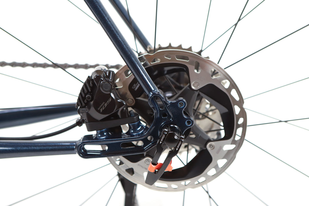 Vélo Route Trek Domane AL 5 Disc Shimano 105 11v Lithium Grey To Crimson Fade 2023 Vélo Route Trek Domane AL 5 Disc Shimano 105 11v Lithium Grey To Crimson Fade 2023