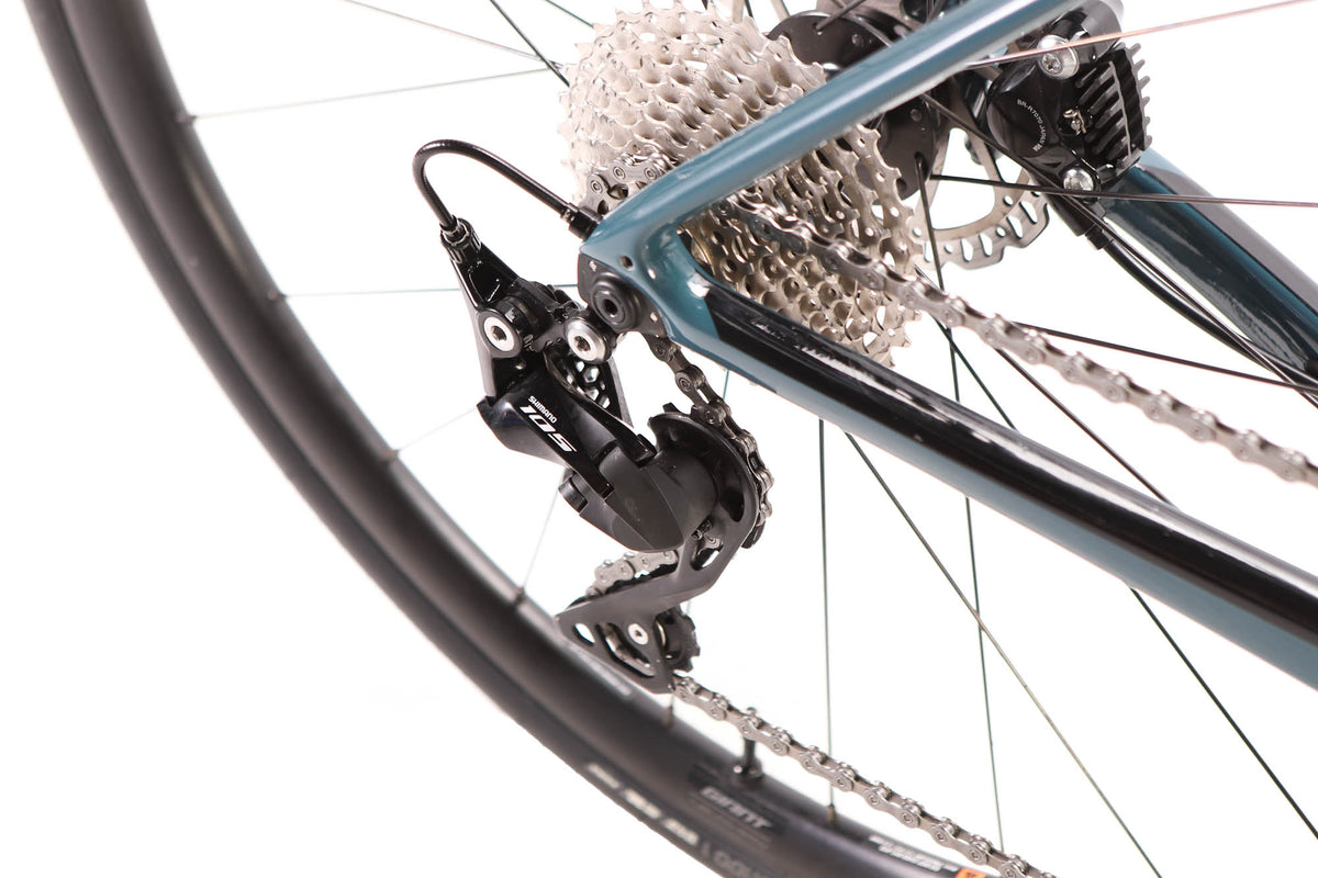 Giant Defy Advanced 2 Shimano 105 Disc Road Bike 2022, Size M/L