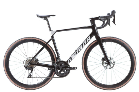 Merida Scultura Limited Shimano 105 Disc Road Bike 2023, Size Medium