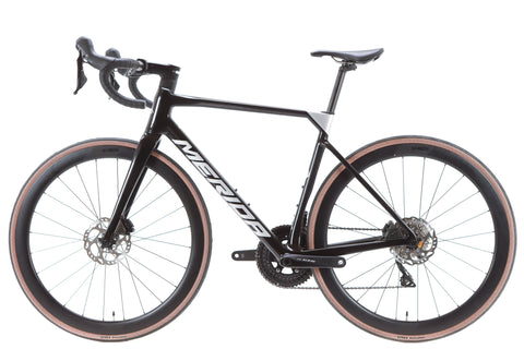 Merida Scultura Limited Shimano 105 Disc Road Bike 2023, Size Medium