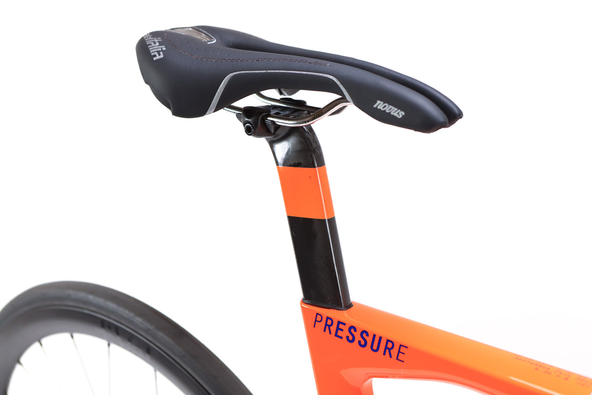 Cinelli Pressure Shimano Ultegra Di2 Disc Road Bike 2023, Size Medium