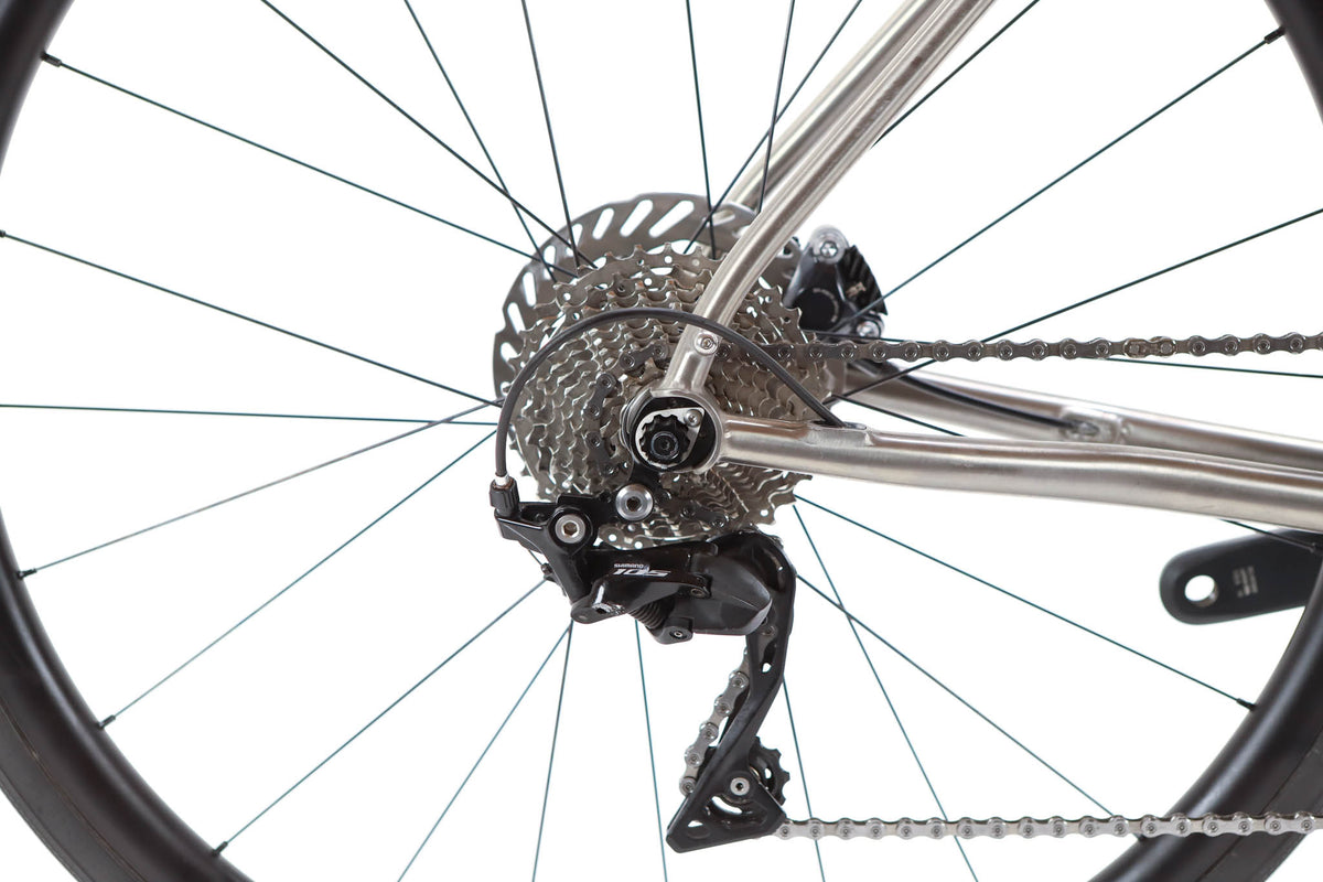 Ribble Endurance Ti Sport Shimano 105 Disc Road Bike 2023, Size Large