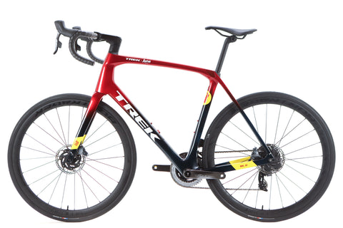 Trek Domane SLR 7 Gen 4 Sram Force eTap AXS Disc Road Bike 2023, Size 60cm
