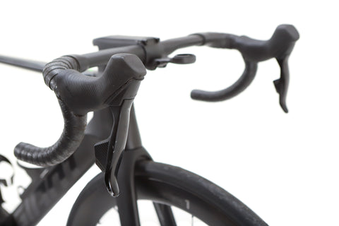 Giant Propel Advanced Pro 1 SRAM Rival eTap AXS Disc Road Bike 2024, Medium