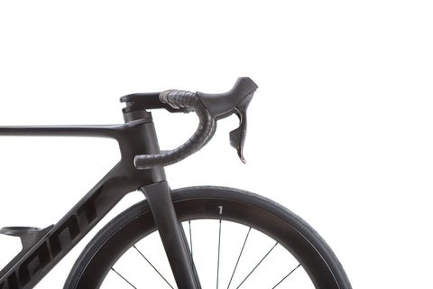 Giant Propel Advanced Pro 1 SRAM Rival eTap AXS Disc Road Bike 2024, Medium