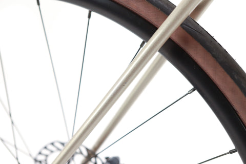 Giant Contend AR Shimano 105 Disc Road Bike 2024, Size M/L