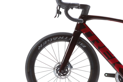 Trek Madone SLR 7 Gen 6 Sram Force eTap AXS Disc Road Bike 2021, Size 56cm