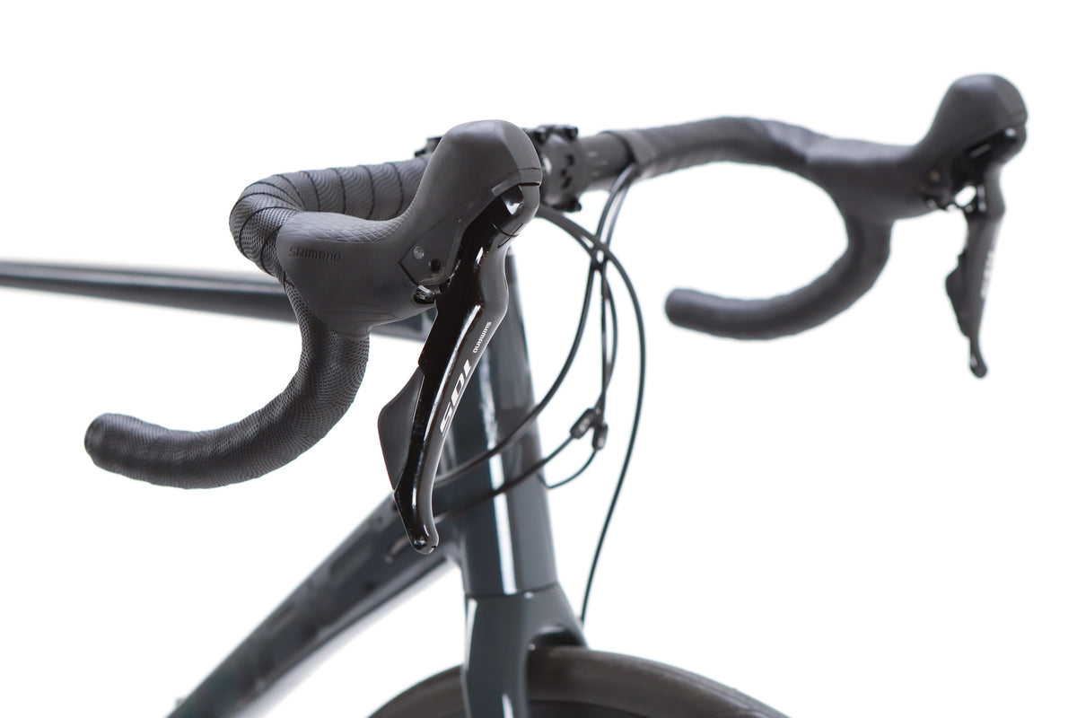 Cube Attain SL Shimano 105 Disc Road Bike 2022, Size Medium