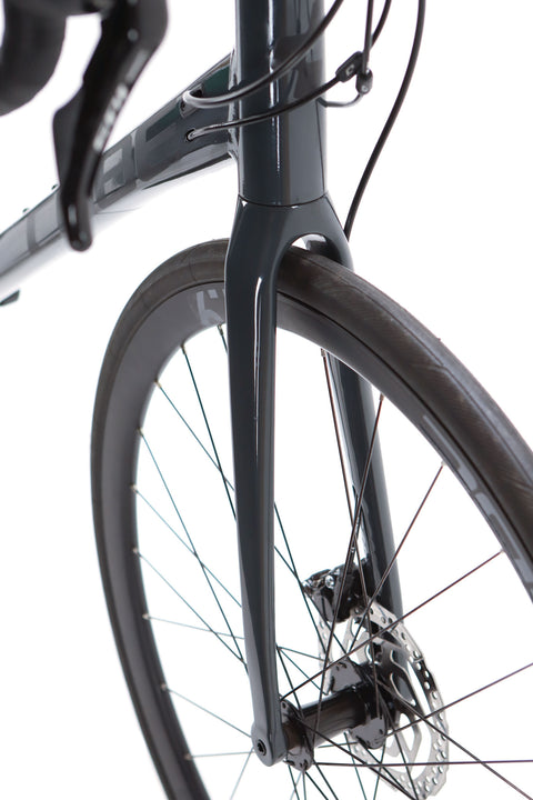 Cube Attain SL Shimano 105 Disc Road Bike 2022, Size Medium