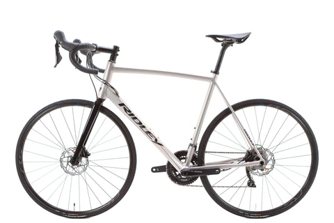 Ridley Fenix SLA Shimano 105 Disc Road Bike 2023, Size Large