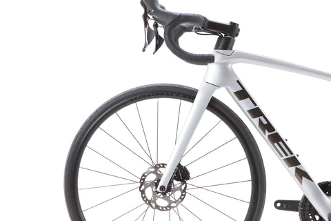 Trek Emonda SL 5 Shimano 105 Disc Road Bike 2022, Size 52cm