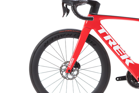 Trek Madone SLR 6 Gen 7 Shimano 105 Di2 Disc Road Bike 2024, Size 54cm