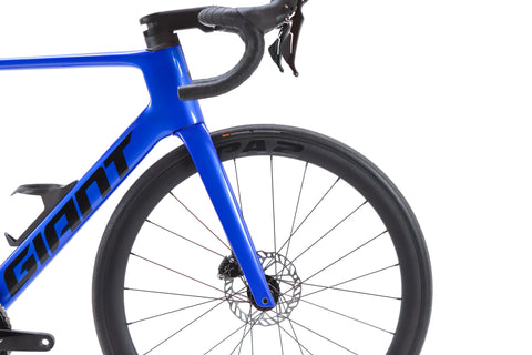 Giant Propel Advanced 2 Shimano 105 Disc Road Bike 2023, Size M/L