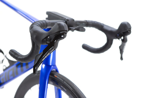 Giant Propel Advanced 2 Shimano 105 Disc Road Bike 2023, Size M/L
