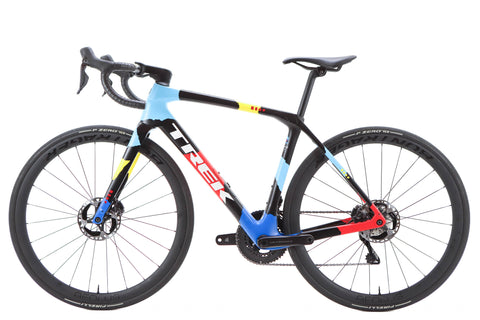 Trek Domane SLR 7 Gen 4 Shimano Ultegra Di2 Disc Road Bike 2024, Size 54cm