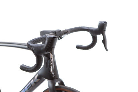 Trek Domane SLR 9 Gen 4 Sram Red eTap AXS Disc Road Bike 2023, Size 58cm