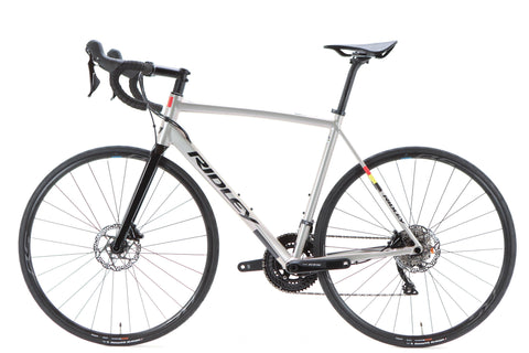 Ridley Fenix SLA Shimano 105 Disc Road Bike 2024, Size Medium