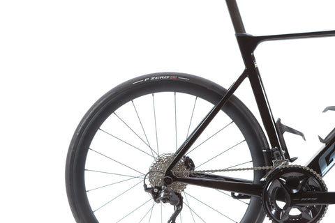 Giant Propel Advanced 2 Shimano 105 Disc Road Bike 2025, Size M/L