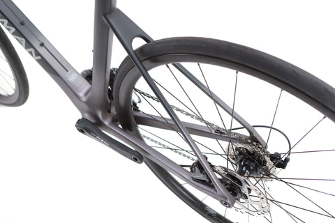 Boardman SLR 8.9 Shimano 105 Disc Road Bike 2024, Size Medium