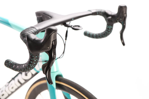 Bianchi Oltre XR4 Campagnolo Chorus Disc Road Bike 2022, Size 59cm 