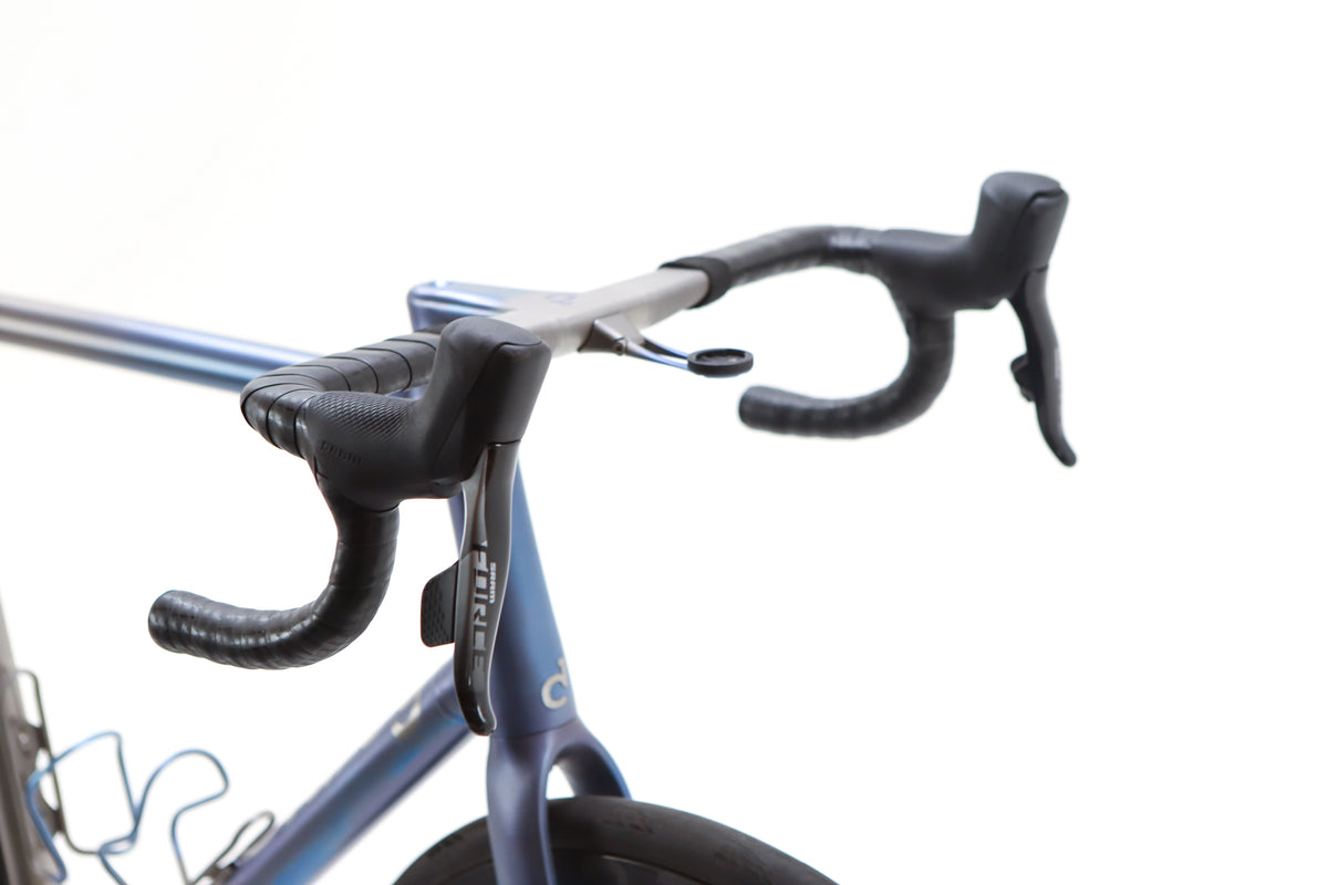 Sturdy Fiadh Sram Force eTap AXS Disc Road Bike 2023, Size 58cm