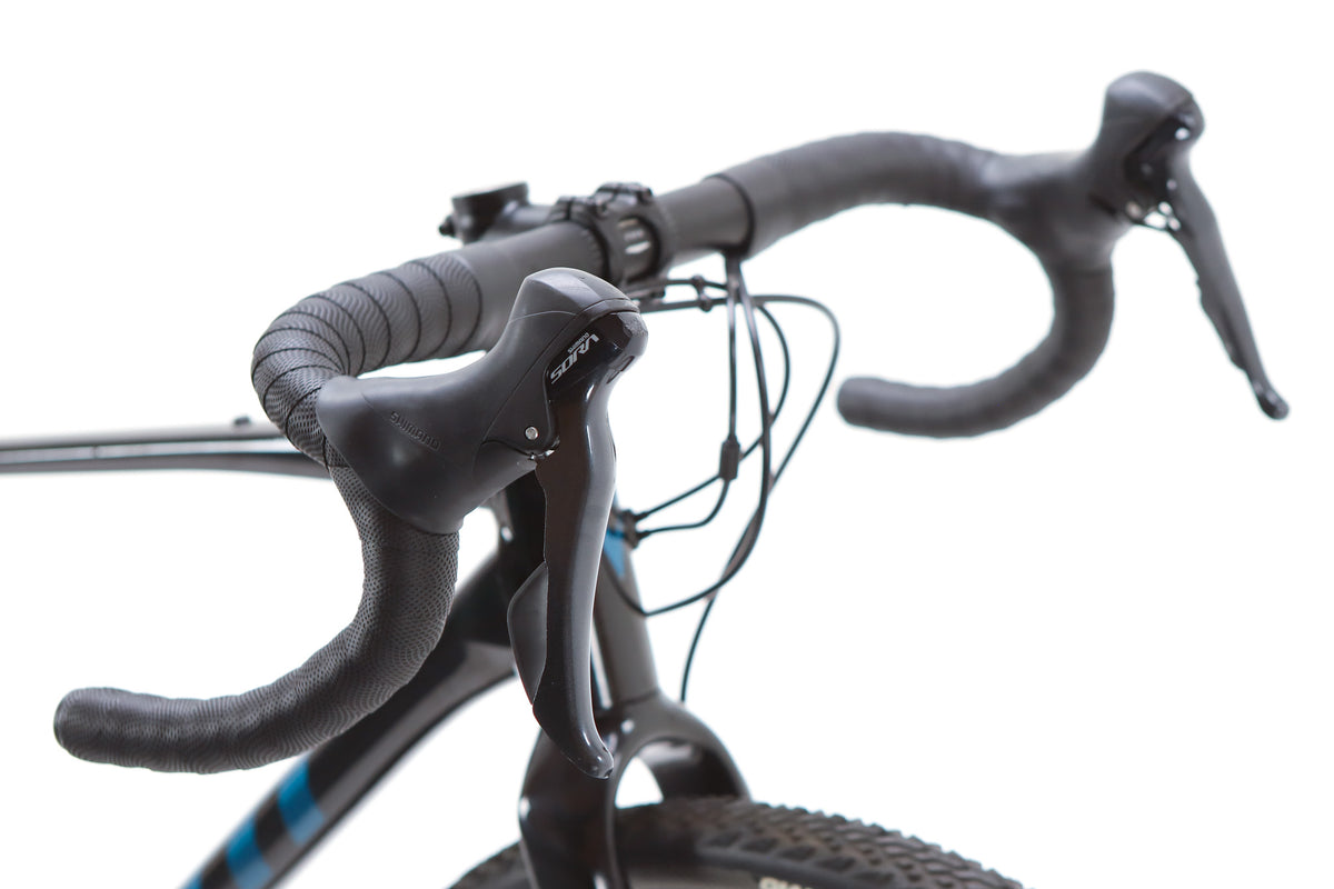 Giant Revolt 2 Shimano Sora Gravel Bike 2024, Size Small