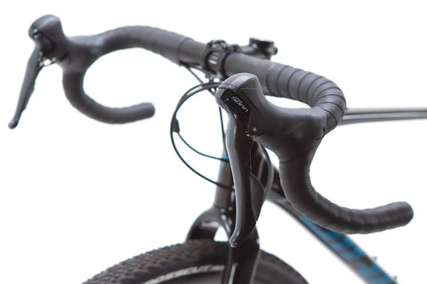 Giant Revolt 2 Shimano Sora Gravel Bike 2024, Size Small